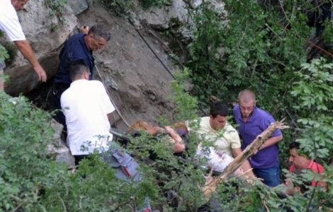 Ambasadorul Romaniei in Muntenegru: Doar 6 morti au fost identificati