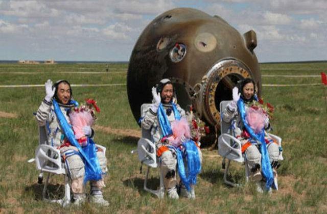 Capsula spatiala chineza Shenzhou X a revenit cu bine pe Terra