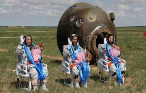 Capsula spatiala chineza Shenzhou X a revenit cu bine pe Terra