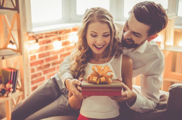 Dragostea plutește în aer: 4 cadouri pe care să le oferi persoanei iubite de Valentine&#39;s Day