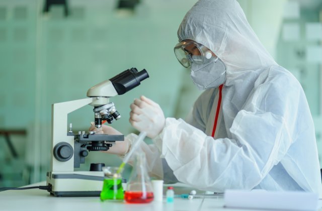 Alte 5 cazuri de infectare cu noua tulpină de COVID | Totalul: 64 de persoane