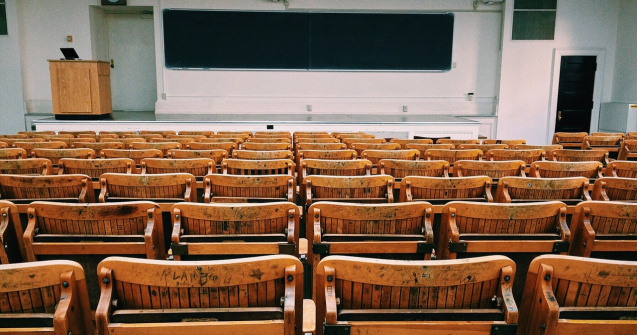 Profesorii sunt dezamăgiți de prezența slabă la ore a elevilor claselor a XII-a