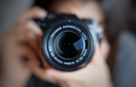  Top  3 trucuri pe care le poți folosi pentru a arăta mai bine în poze