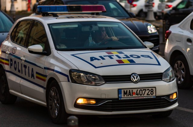 Petrecere de Sf. Valentin cu 100 de persoane, întreruptă de polițiștii din Bistrița