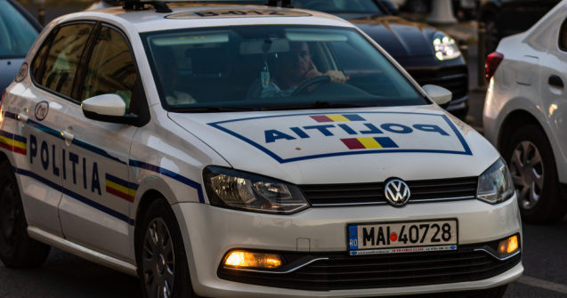 Petrecere de Sf. Valentin cu 100 de persoane, întreruptă de polițiști