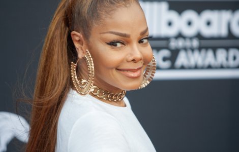 Ținute și obiecte din colecția personală a lui Janet Jackson sunt scoase la licitație