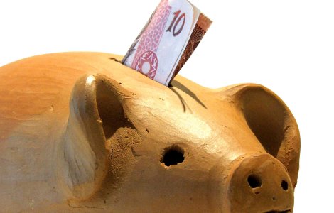 Cati bani au pus la saltea romanii anul trecut?