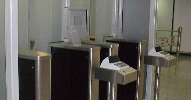 Folosirea scannerelor pe aeroporturi, ilegala
