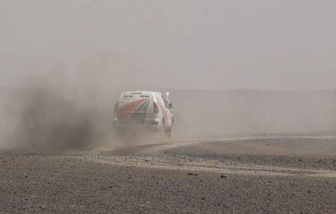 Dakar: Un elicopter care urmarea etapa a 3-a s-a prabusit