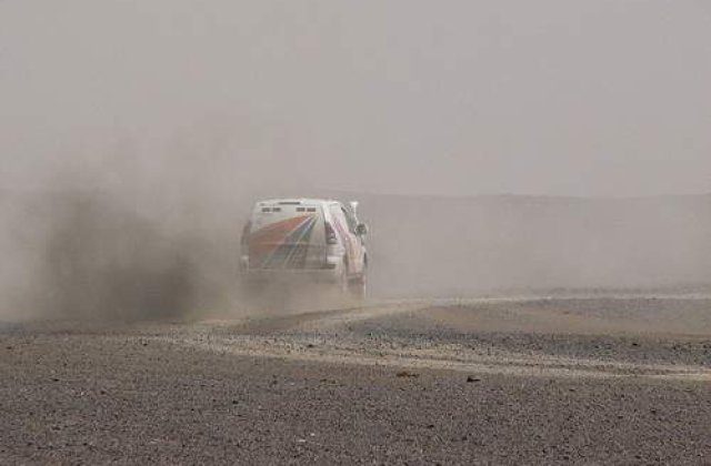 Dakar: Un elicopter care urmarea etapa a 3-a s-a prabusit