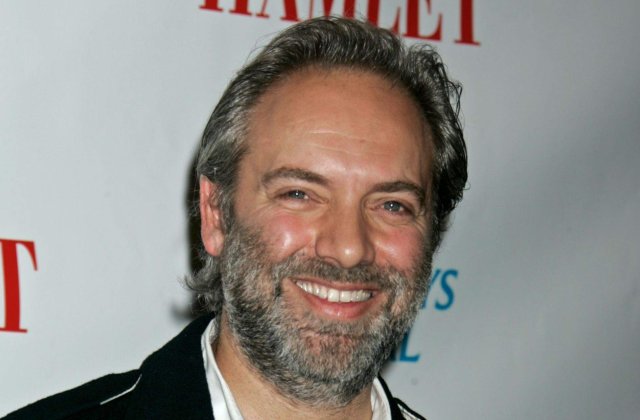 Regizorul Sam Mendes, favorit pentru urmatorul film din seria &#39;James Bond&#39;