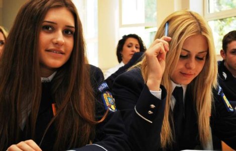 Repartizarea absolventilor Academiei de Politie, amanata pana in decembrie