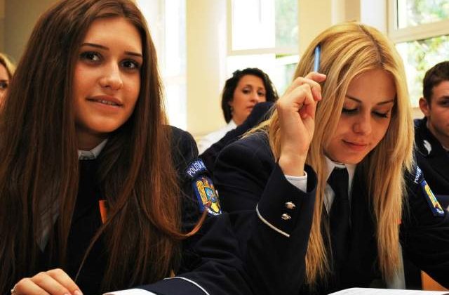 Repartizarea absolventilor Academiei de Politie, amanata pana in decembrie