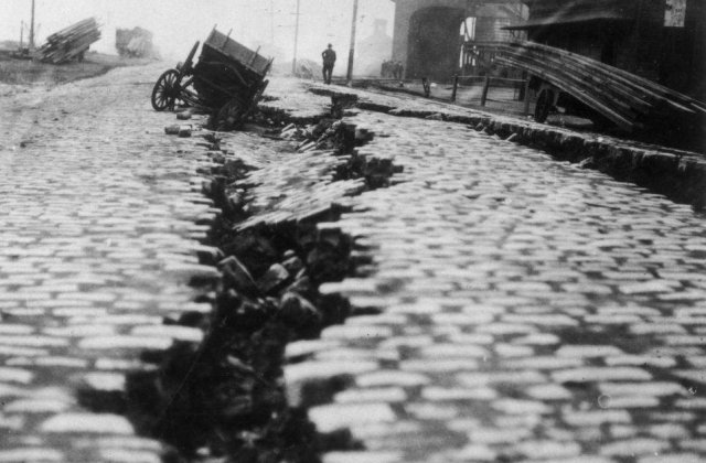 "Romania va fi lovita in 2013 de un cutremur puternic". Cine ne avertizeaza?