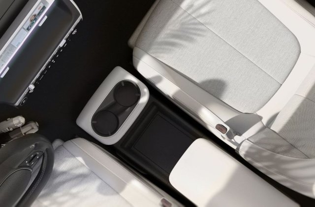 Primele imagini cu interiorul SUV-ului electric Hyundai Ioniq 5: premieră în 23 februarie