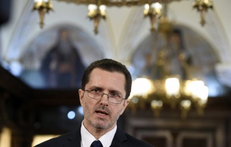 Reacția lui Vasile Bănescu, după petiția de schimbare a ritualului de botez