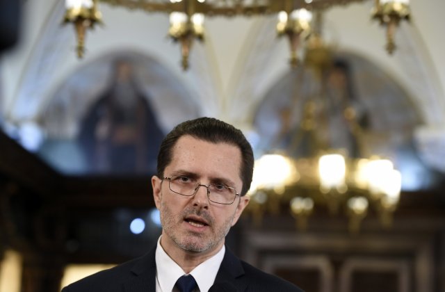 Bănescu, după petiția de schimbare a ritualului de botez: &bdquo;Desfășurarea unui ritual religios ține de responsabilitatea Bisericii&rdquo;
