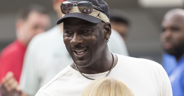 Michael Jordan a donat 10 milioane de dolari pentru construcția a 2 spitale