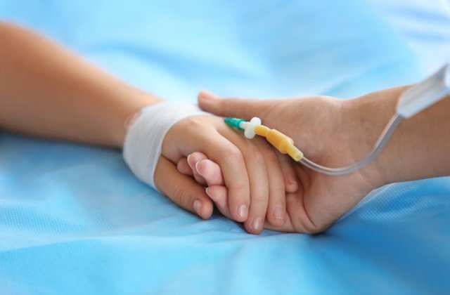 Incident tragic &icirc;n Ploiești: Un copil de 10 ani a murit după ce a leșinat &icirc;n timpul orei de religie