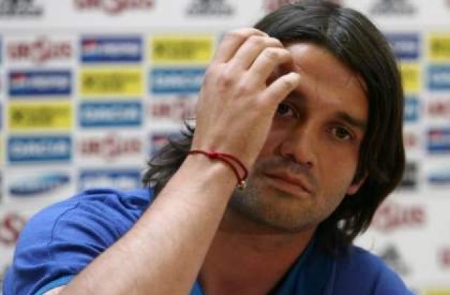 [VIDEO] Chivu, operat la cap