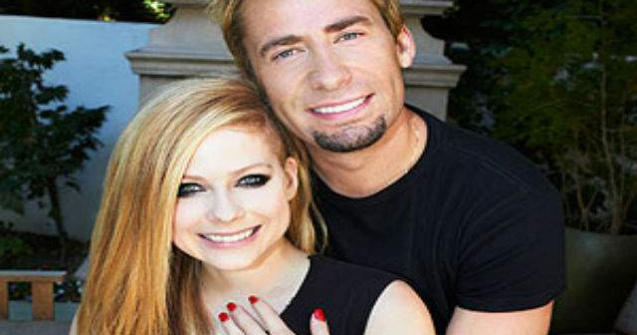 Avril Lavigne s-a casatorit cu solistul trupei Nickelback