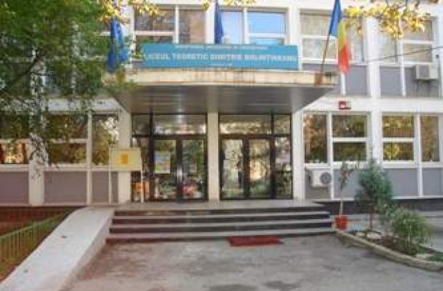 Frauda la BAC: Spaga descoperita in sutienele profesoarelor la liceul Bolintineanu