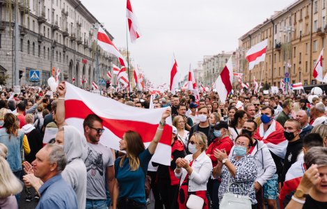 Două jurnaliste de la un post TV polonez, condamnate la închisoare pentru filmarea protestelor contra lui Aleksandr Lukaşenko