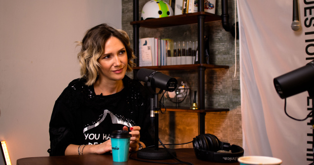 Adela Popescu: „Am avut parte de tot succesul din lume fără să mi-o fi dorit!”