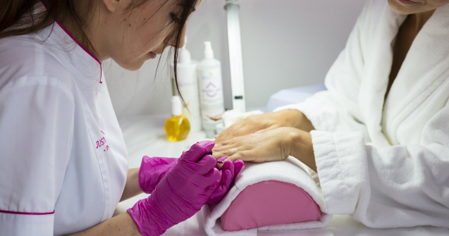  Top  4 obiceiuri zilnice care ți-ar putea distruge unghiile