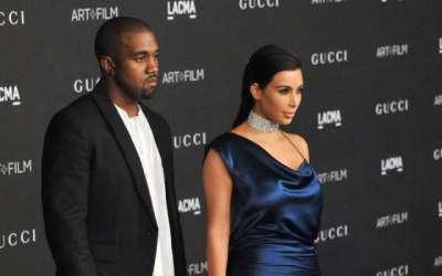 Kim Kardashian divorțează de...