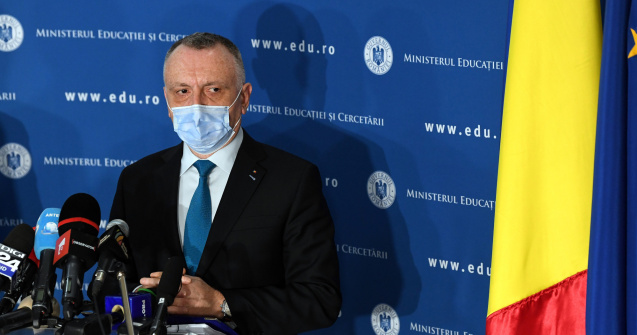 Personalul din învățământ ar putea fi vaccinat începând cu săptămâna aceasta