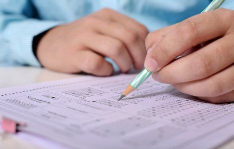 Ministerul Educației a publicat subiecte pentru examenele claselor a VIII-a