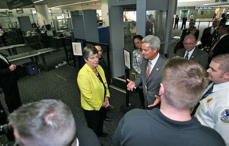 Pro sau contra scannerelor corporale in aeroporturi?