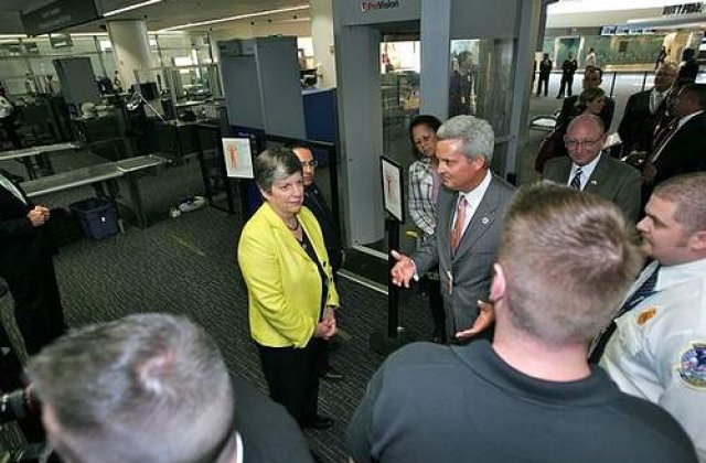 Pro sau contra scannerelor corporale in aeroporturi?