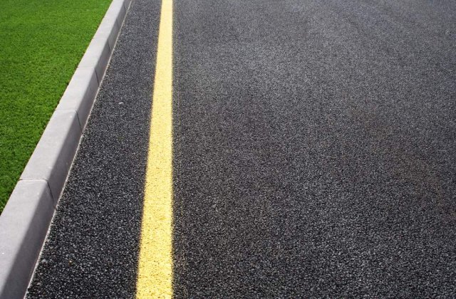 MAE: Soferii romani au obligatia sa cumpere vinieta de drum in Slovenia