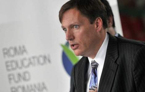 Ambasadorul interimar al SUA: Romanii sunt prea critici cu ei insisi