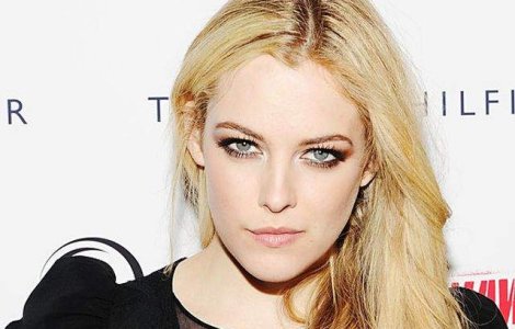 Alerta de cuplu nou: Robert Pattinson si nepoata lui Elvis