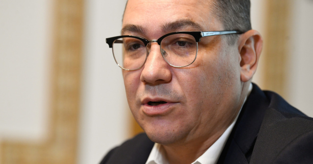 Ponta: „Nu mi-am închipuit că o să stau acasă să mă întreţină nevasta”