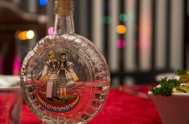 Vizitatorii Muzeului în aer liber din Sibiu vor putea vedea cum se produce rachiul