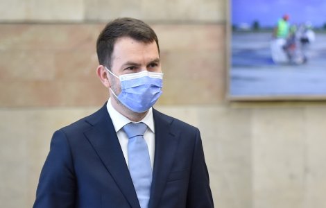 Ministrul Transporturilor: Mă înjur singur când stau în trafic pe Valea Prahovei