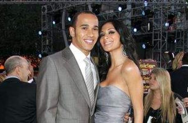 Lewis Hamilton si "pisicuta" Nicole Scherzinger s-au despartit oficial