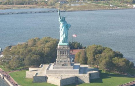 Statuia Libertatii s-a redeschis pentru public