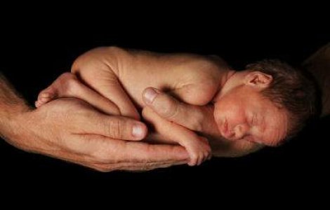 Dorna va sprijini copiii nascuti prematur