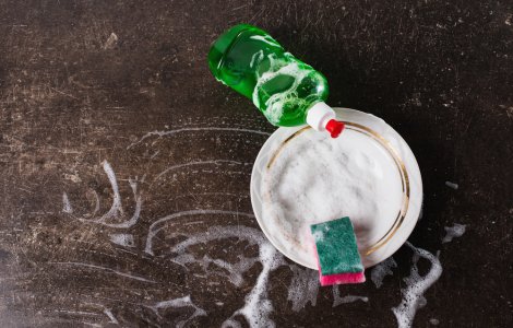  Top  4 lucruri pe care nu trebuie să le speli niciodată cu săpun de vase