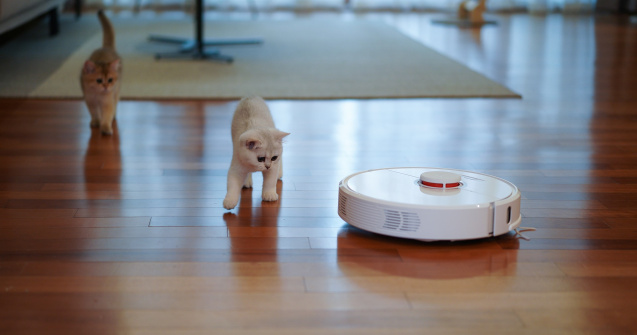 De ce au crescut în popularitate aspiratoarele robot. Merită să cumperi unul?