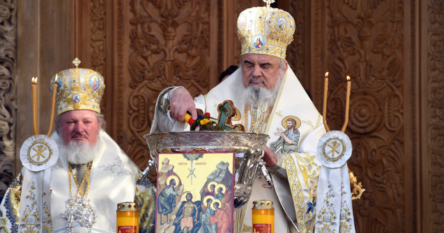 Patriarhia, despre ritualul de botez: „Biserica nu-și poate modifica doctrina”