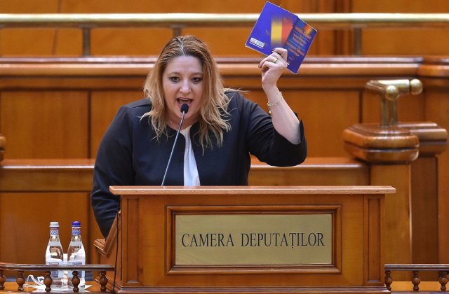 Diana Șoșoacă: „Dacă iar ne bagă în stare de urgență și ne închid în casă, vă garantez că România iese în stradă și va fi o nouă revoluție”