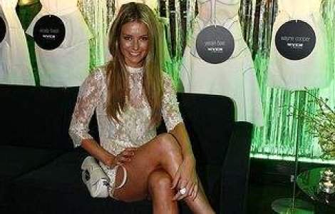 Miss Univers 2004 refuza photoshop-ul