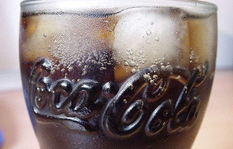 Coca-Cola lanseaza o varianta de suc cu indulcitor "sanatos"