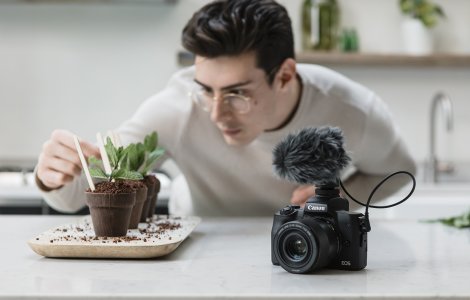 Canon lansează EOS M50 Mark II